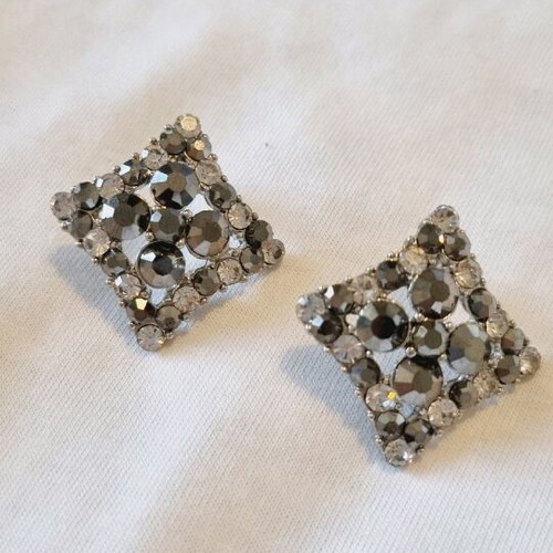 Earrings new impressive