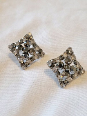 Earrings new impressive