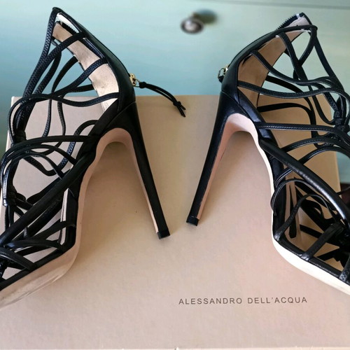 Alessandro Dell Acqua high heels size 40 like new, black