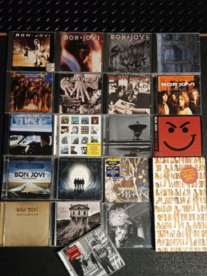 Bon Jovi συλλογή CD με 17 στούντιο άλμπουμ, 2 σόλο CD του Jon και κασετίνα
