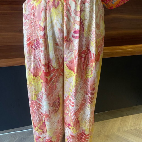 Satin pants Iraida like new, size medium