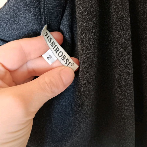 Elastic long skirt like new, gray and black with design