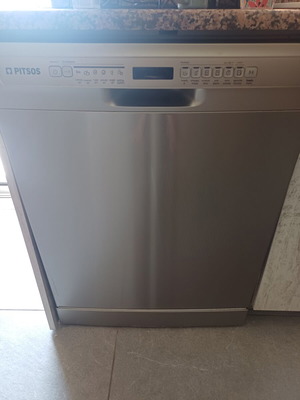 Pitsos Dishwasher like new, freestanding