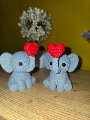 Elephant Figurine with Heart new, miniature decorative figure