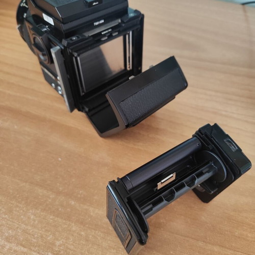 Zenza Bronica ETRSi Medium Format Camera 645 with 50mm F2.8 Lens and Two Prisma Viewfinders like new