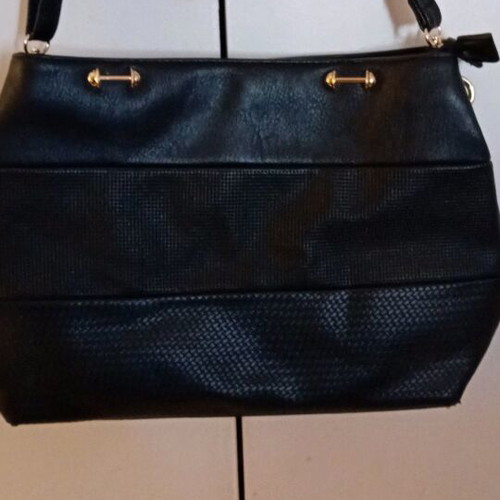 Handbags used, various