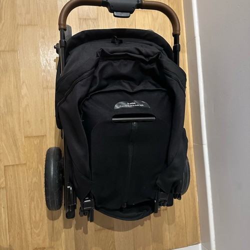 Nuna stroller like new, premium quality, easy folding