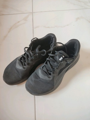 Puma μαύρα αθλητικά παπούτσια μεταχειρισμένα, μέγεθος 38