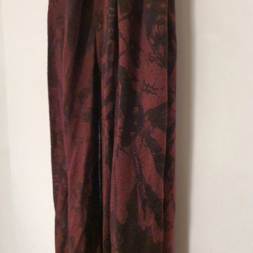 Scarf Bordeaux with black pattern