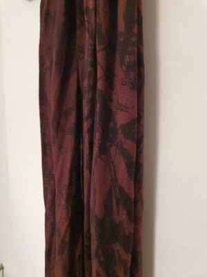 Scarf Bordeaux with black pattern