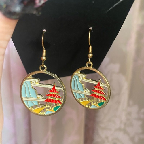 Earrings with Japanese design gold tone, new, steel hooks