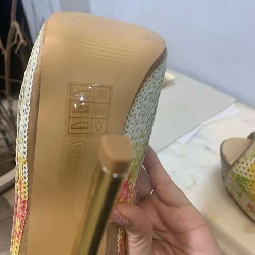 Pumps new, size 39