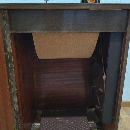 Mercedes vintage sewing machine with cabinet, treadle, like new