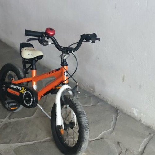 Freestyle kids bicycle like new, orange BMX with V-Brakes