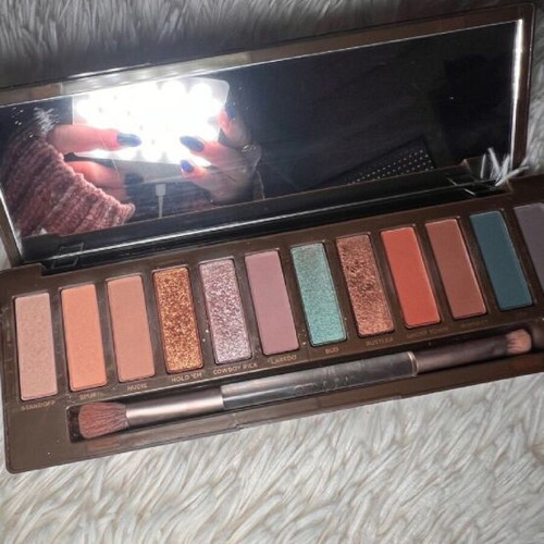 Naked palette like new with 12 shades and brush