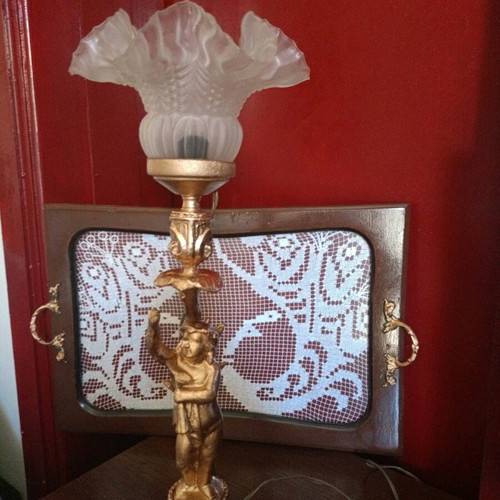 Bronze angel with opaline and pleat, like new, height 45-46 cm