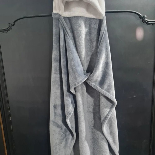 Miniso bathrobe like new with bear design