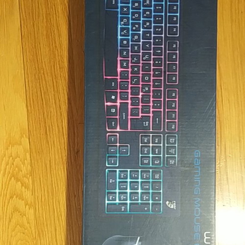 Roar Gaming Keyboard RGB new without mouse