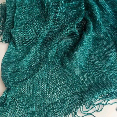 Emerald scarf like new, fine knitted with slight shimmer
