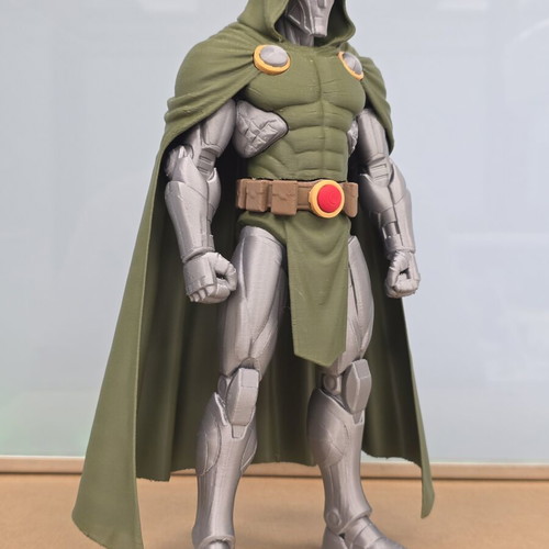 Doctor Doom figure 23cm height new