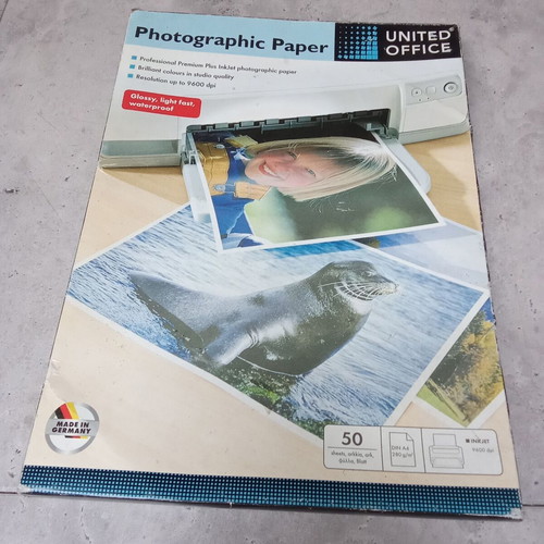 Photographic paper used, pack of 50 sheets United Office glossy large