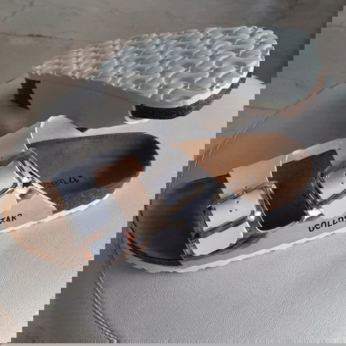 Νέα γυναικεία πέδιλα Nak λευκά με ρυθμιζόμενο λουράκι, μέγεθος 37