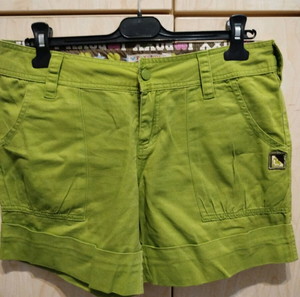 Roxy shorts N medium -large