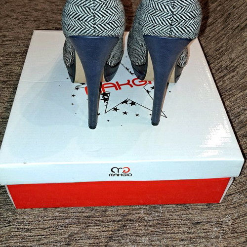 Makgio high-heeled shoes black and white, new, size 36