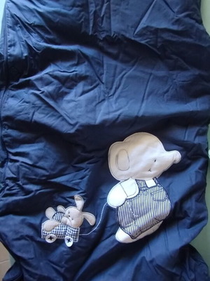 Prenatal Crib Sleeping Bag like new with fitted sheet