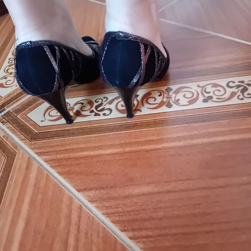 Women's black velvet shoes used with shiny details Migato size 38