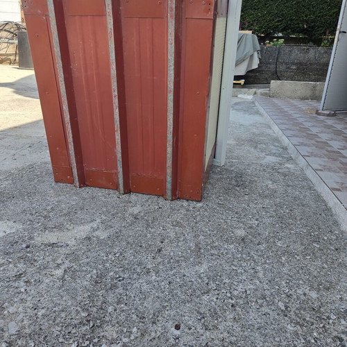 Dog kennel made of panels