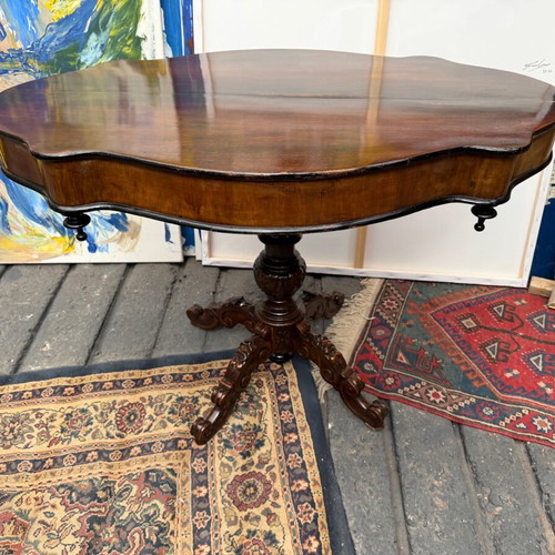 Oval antique table used, from 1920