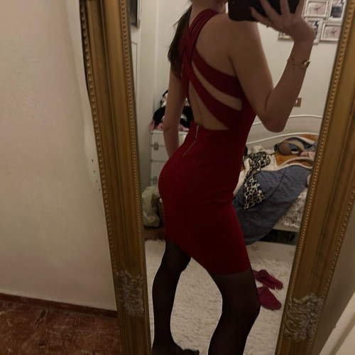 Bordeaux dress with perfect back design like new, small/medium