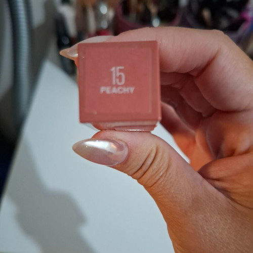 Liquid lipsticks long-lasting like new in various shades