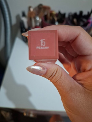 Liquid lipsticks long-lasting like new in various shades