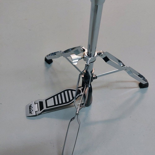 Hi-Hat βάση Remo βαρέως τύπου με ρύθμιση swivel και δώρο πιατίνι crash 16" Turkey καινούργια