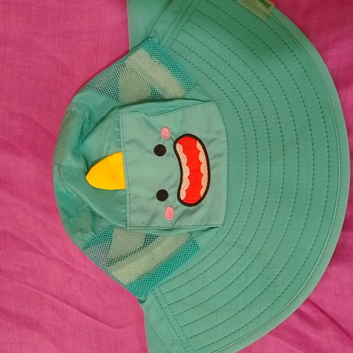 Waterproof beach hat for ages 4 and up