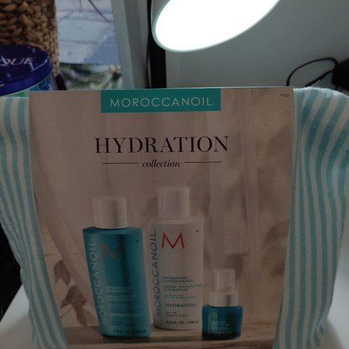 Moroccanoil Hydration hair care set with new gift pouch