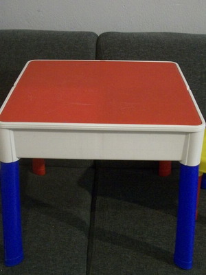 Children's table with two chairs like new, Liberty House Toys Kids