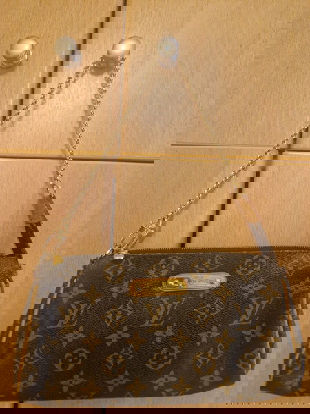 Louis vuitton eva clutch
