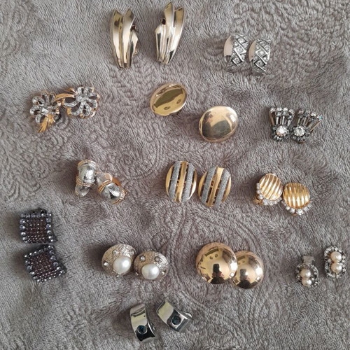 Clip-on earrings used, vintage and modern, pack of 50