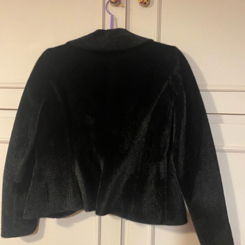 Black ecological fur medium like new with clasp