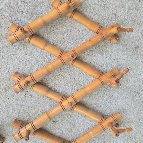 Folding hanger used