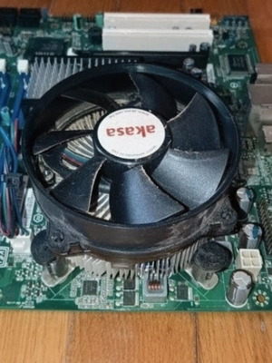Μητρική Intel Desktop Board με ψύκτρα Akasa σαν καινούργιο