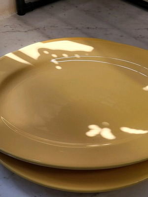Serving platters yellow oval and round like new