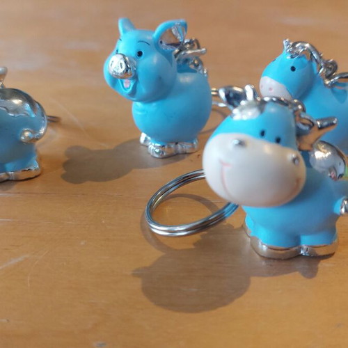 Keychains like new, set of 4, blue