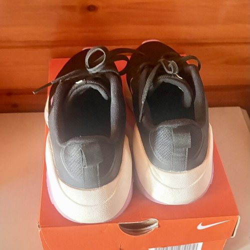Nike Air Zoom Bella 7 athletic shoes size 38 used, black and pink