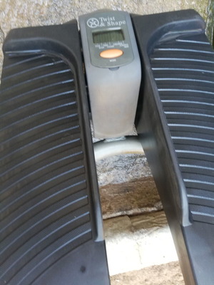 Stepper Twist & Shape used with digital display and resistance bands