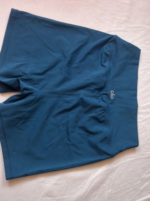 Alo Biker Shorts new, blue, size S