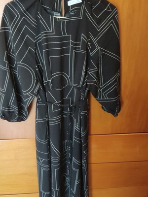 Dress like new, black and white, size M